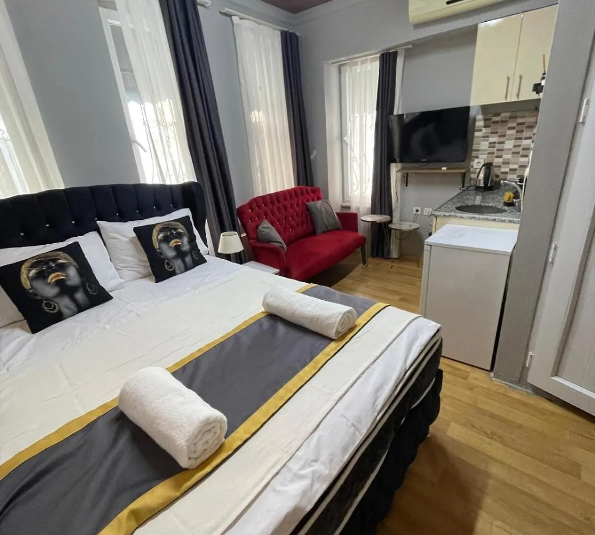 Nefti Red Suite Istanbul Turkey